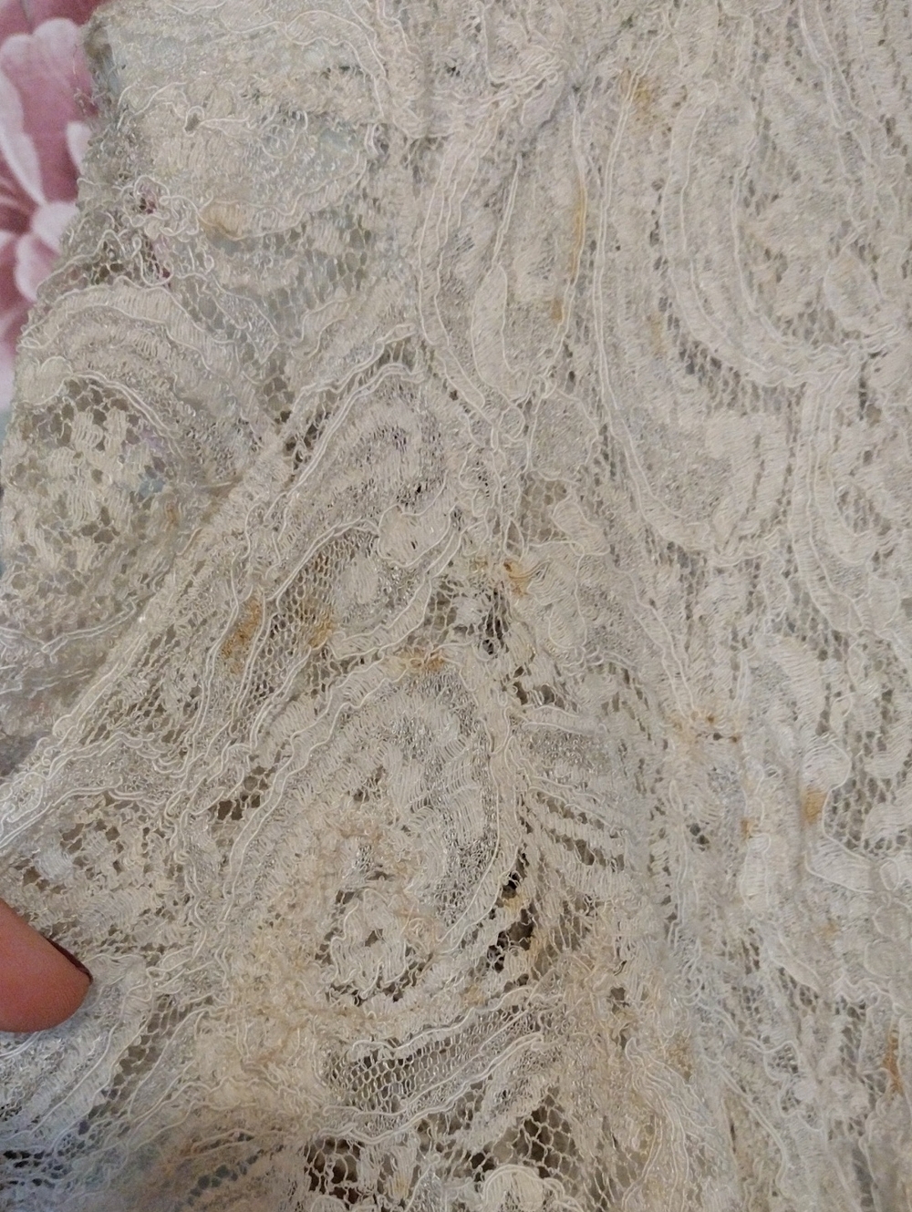 1930s Lace Dressing Gown - Picture 10 of 13